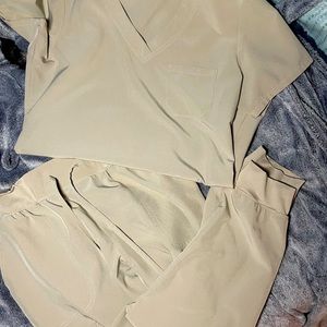 Tan scrub jogger SET